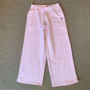 NWT Hollister Wide Leg Pink Sweatpants Soft Cozy XS Short Low Rise Pockets